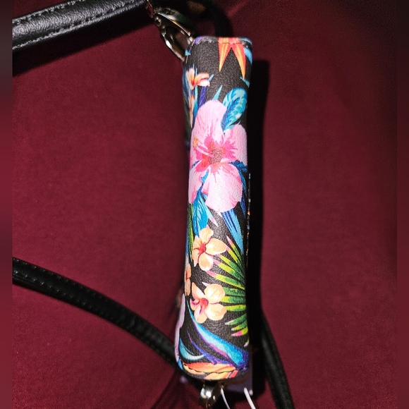 Madden Girl Cell Phone Crossbody Bag - Picture 11 of 16